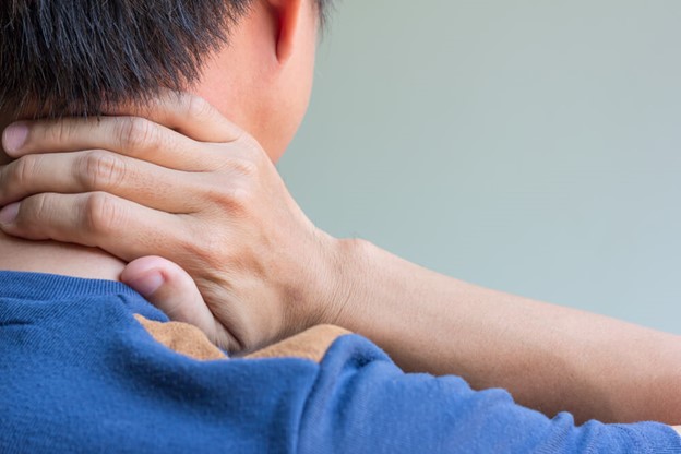 موبایل و گردن درد: تاثیر استفاده از موبایل بر گردن درد - تکفارس 