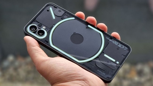 رسماً تائید شد: گوشی ناتینگ فون ۲a عرضه می‌شود - تکفارس 