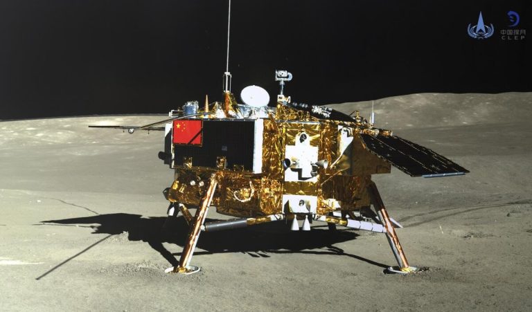 چین کاوشگر چانگ‌او-۶ را به نیمه تاریک ماه فرستاد